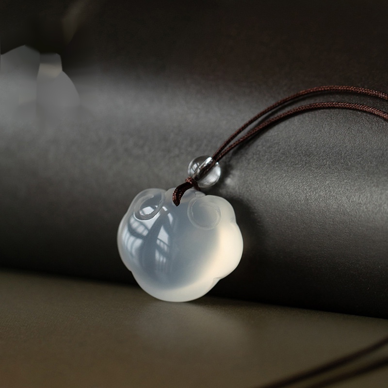 Vòng Cổ Dây Bện Mặt Đám Mây Đá Chalcedony Auspicious Ruyi Thiết Kế Cổ Điển Cho Nữ