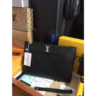 ví cầm tay