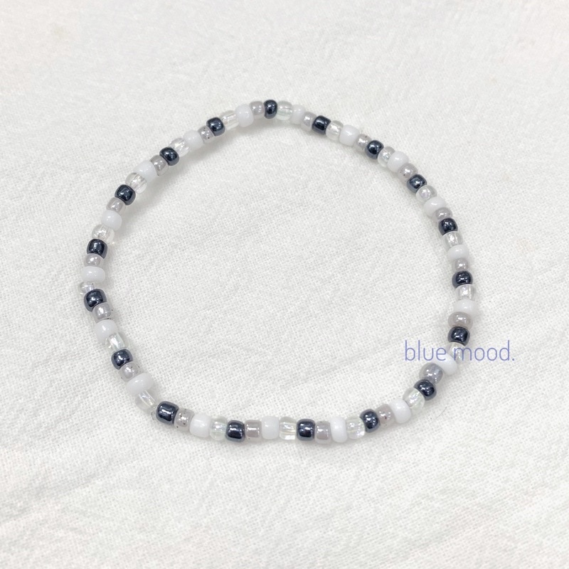 Vòng tay handmade hạt cườm Inspired V BTS