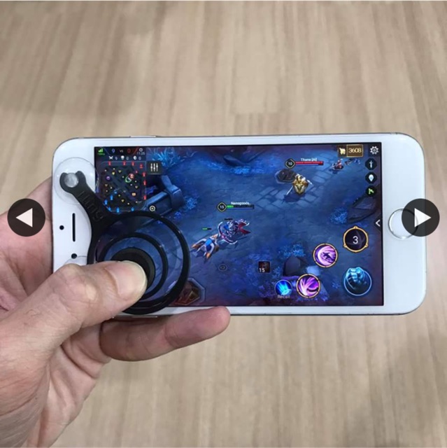 Joystick hỗ trợ chơi game mobile