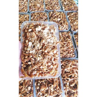 Hộp 500gr Chuối xiêm ép thái sợi xào gừng trộn đậu phộng mè thơm ngon