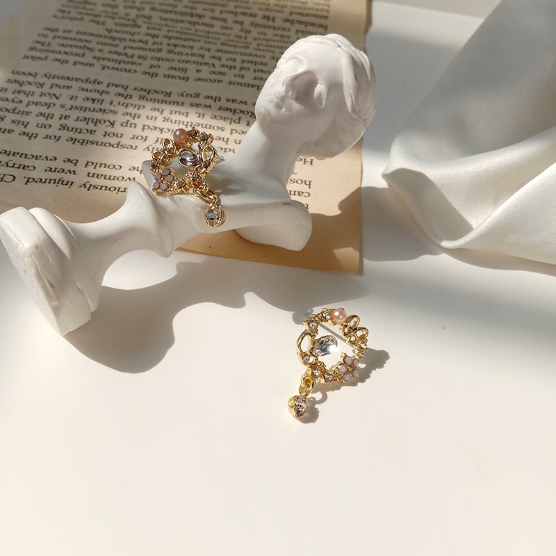Bông Tai Tròn Hình Hoa Bướm Đính Đá Lấp Lánh Phong Cách Hàn Quốc Cho Nữ