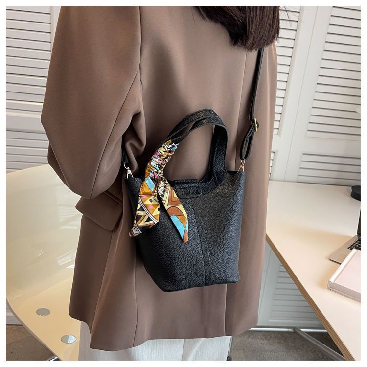 Túi Xách Da Pu Thời Trang Mùa Hè Phong Cách Mới Phổ Biến Cho Nữ