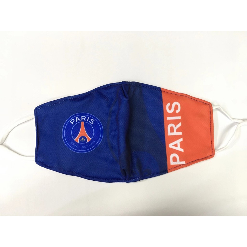 Khẩu trang bóng đá