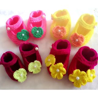 Giầy len đính hoa cho bé gái 0 - 12 tháng