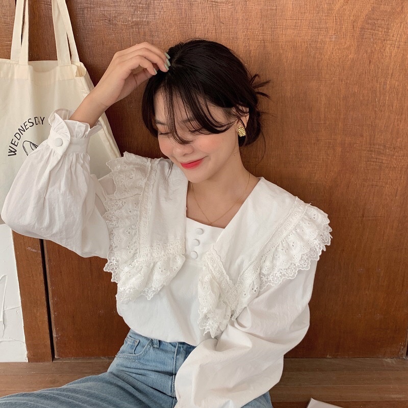 - Áo tiểu thư cúc bọc cổ bèo phối ren tay dài màu trắng và be siêu vintage