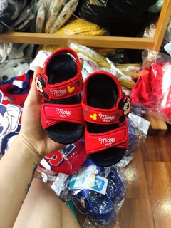 Sandal mickey siêu nhẹ cho bé trai