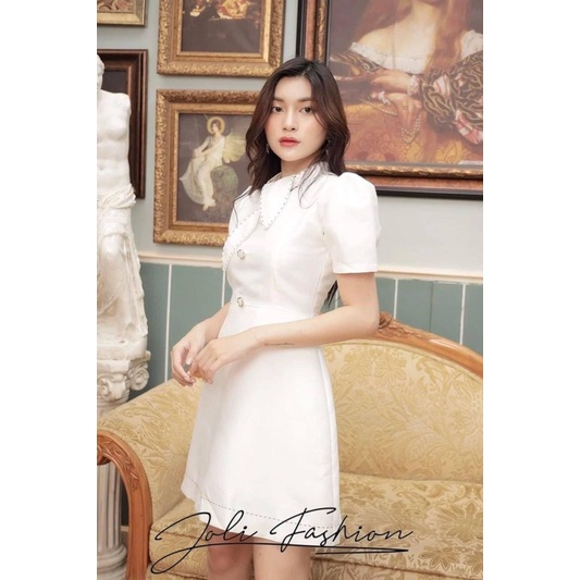 Mê quá mí bà ơi ❤️❤️ Đầm trắng nơ cổ chỉ nổi Chất tafta loại xịn full lota nguyên đầm ạ 💰💃 Sỉ #185k