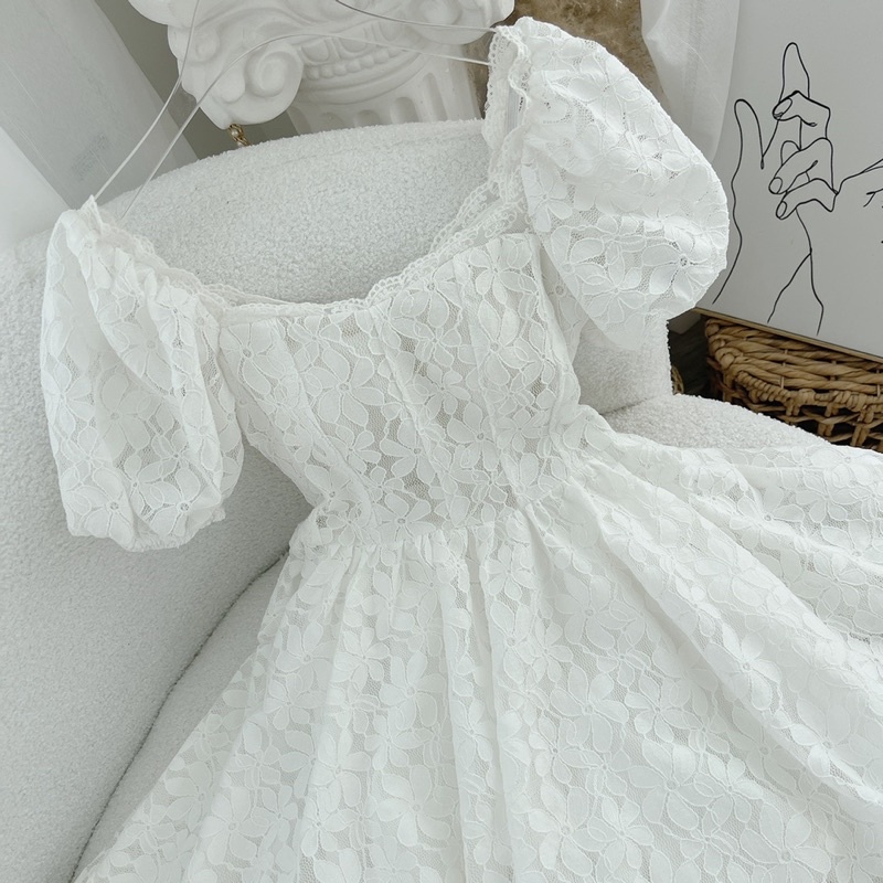 ĐẦM TRẮNG XÔ HOA NƠ LƯNG