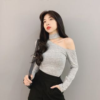 Áo khoét vai tay dài