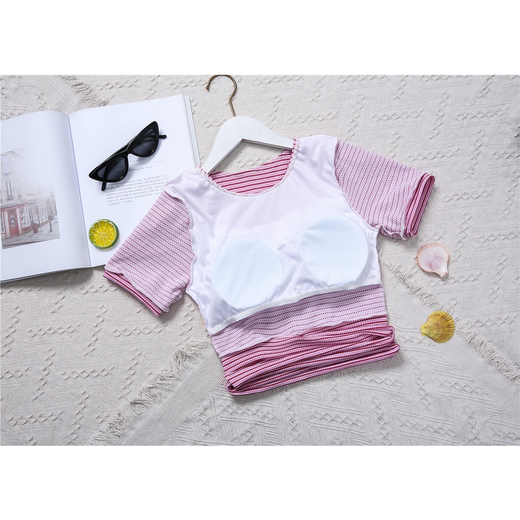 Bộ đồ bơi 2 mảnh kiểu dáng xinh xắn dành cho bạn nữ