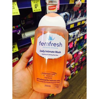Dung dịch vệ sinh phụ nữ khử mùi Femfresh Daily Intimate Wash 250ml