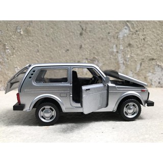 Mô hình xe LADA NIVA 2020 - 1:32