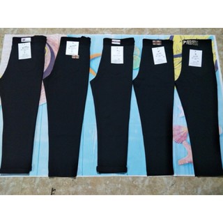 Quần bầu lửng dáng legging