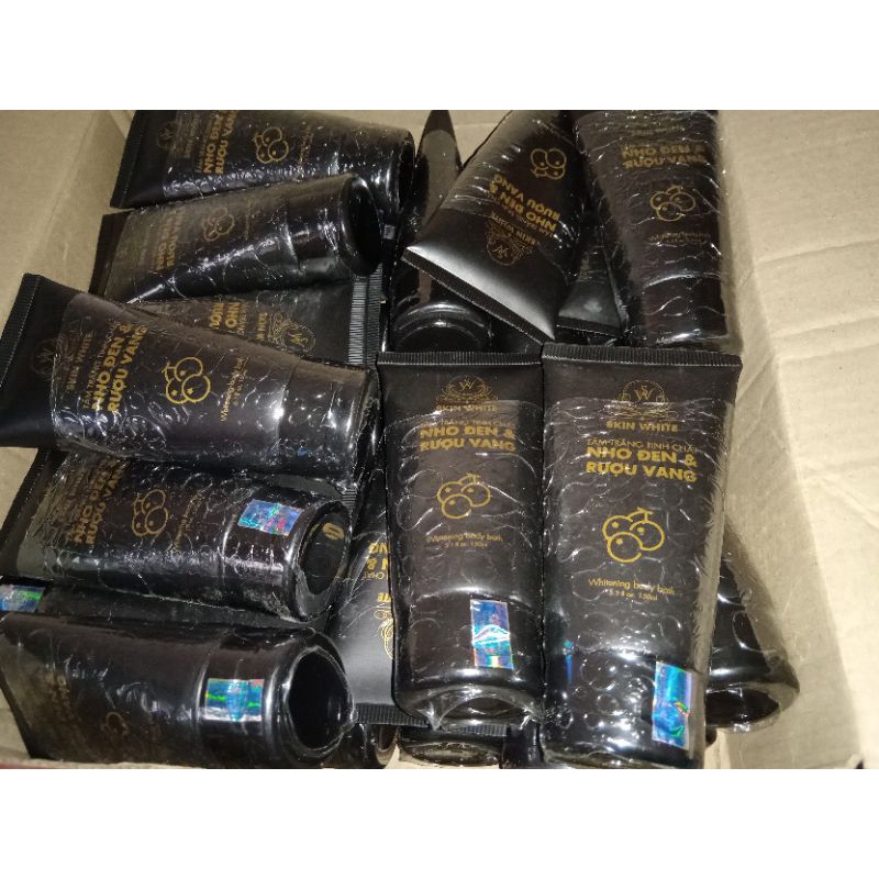 Tắm trắng nho den và rượu vang