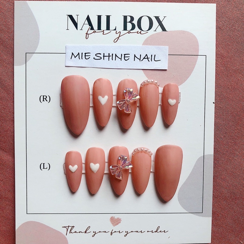 Nail box móng tay giả màu hồng nude đơn giản thanh lịch