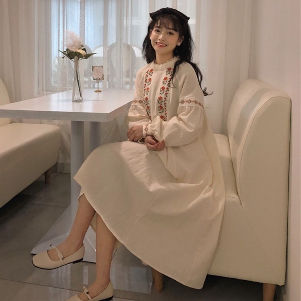 Đầm chữ A tay phồng dài qua gối thêu họa tiết cao cấp