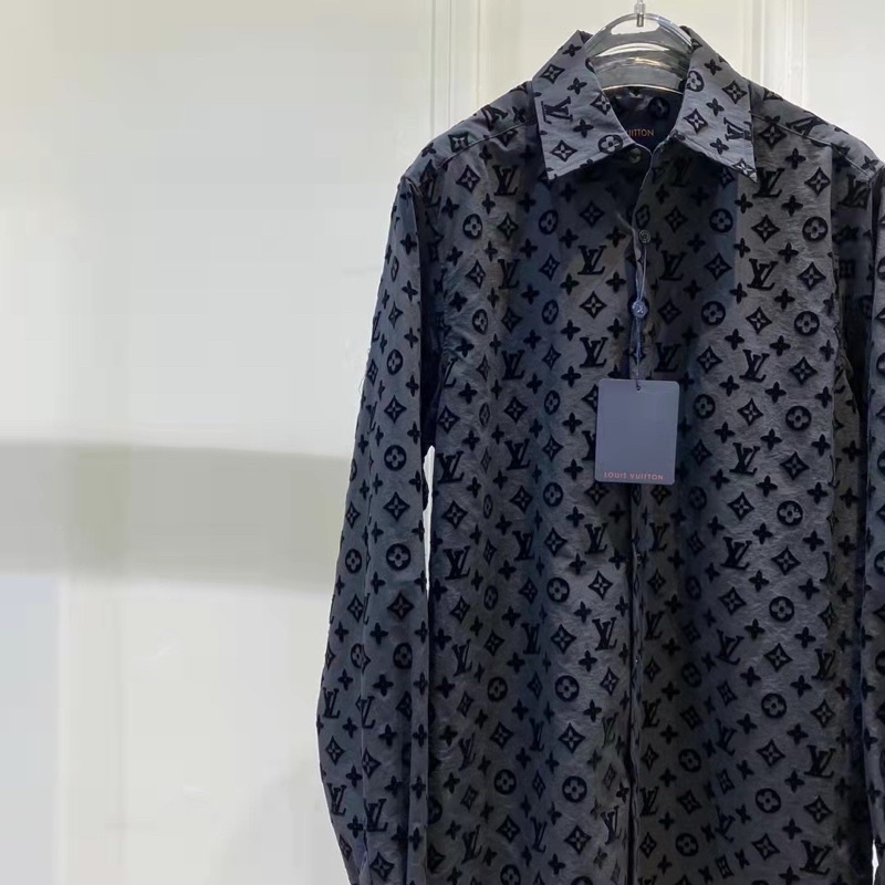 Áo sơ mi nam họa tiết chữ nhỏ thương hiệu Louis Vuitton LV cao cấp