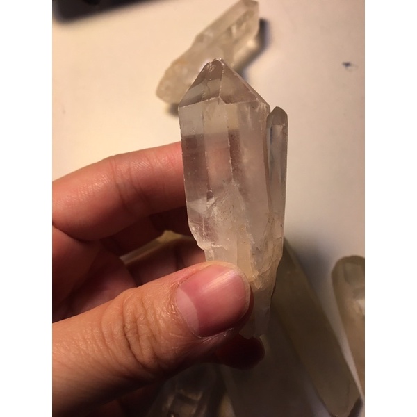 01 PC Raw Clear Quartz Stone Crystal Trụ Đá Thô Trắng  5-6cm