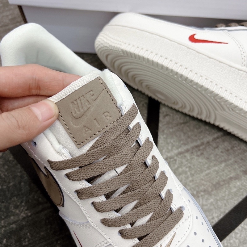 Giày AF1 vệt nâu bản trung SC,  Sneaker Air Force 1 nâu trắng dành cho nam nữ, full bill box bảo vệ