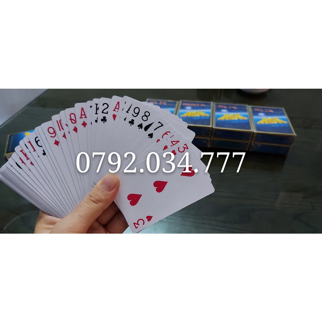 Bài kính áp tròng  vỏ trắng cứng bao đẹp