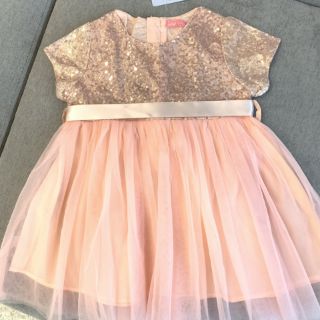Váy bé gái xuất dư