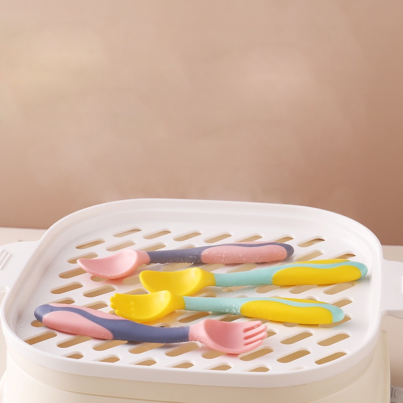 Bộ Thìa Dĩa Bẻ Cong Cho Bé Tập Ăn Tập Xúc Dễ Sử Dụng