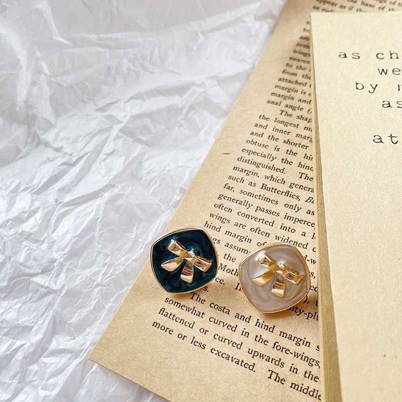 Khuyên tai kẹp không bấm lỗ chốt cố định K181 bằng hợp kim mạ vàng hình vuông đính nơ dáng ngắn Leous Accessories