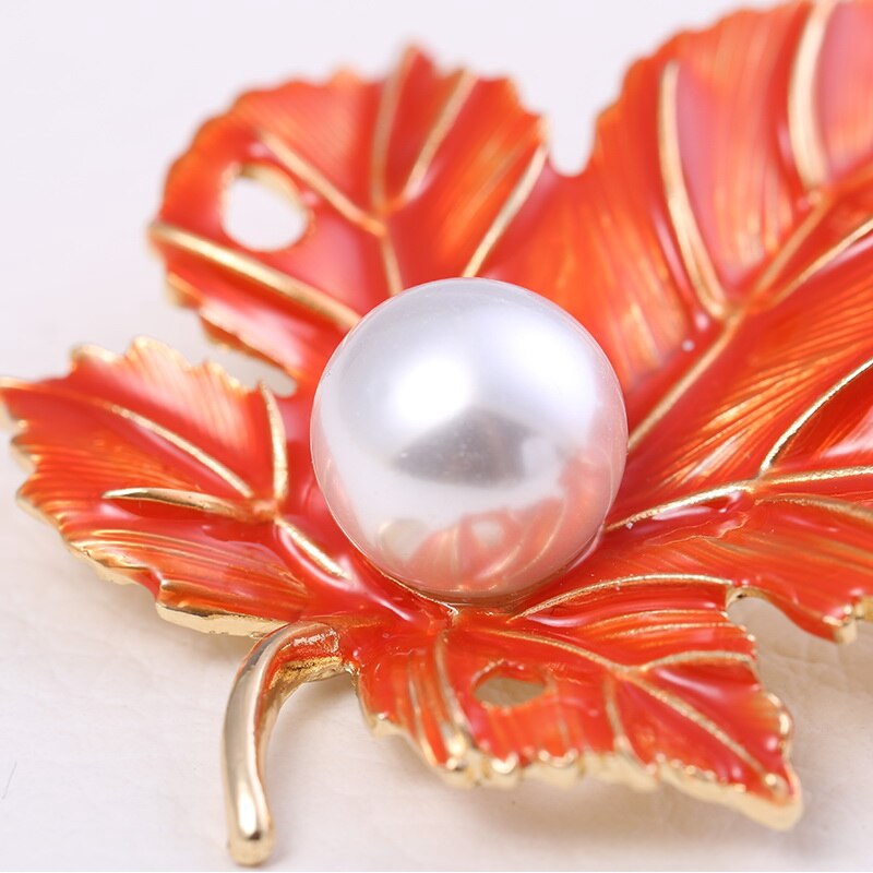 Ghim Cài Áo Hình Lá Phong Đính Ngọc Trai Nhân Tạo Thời Trang