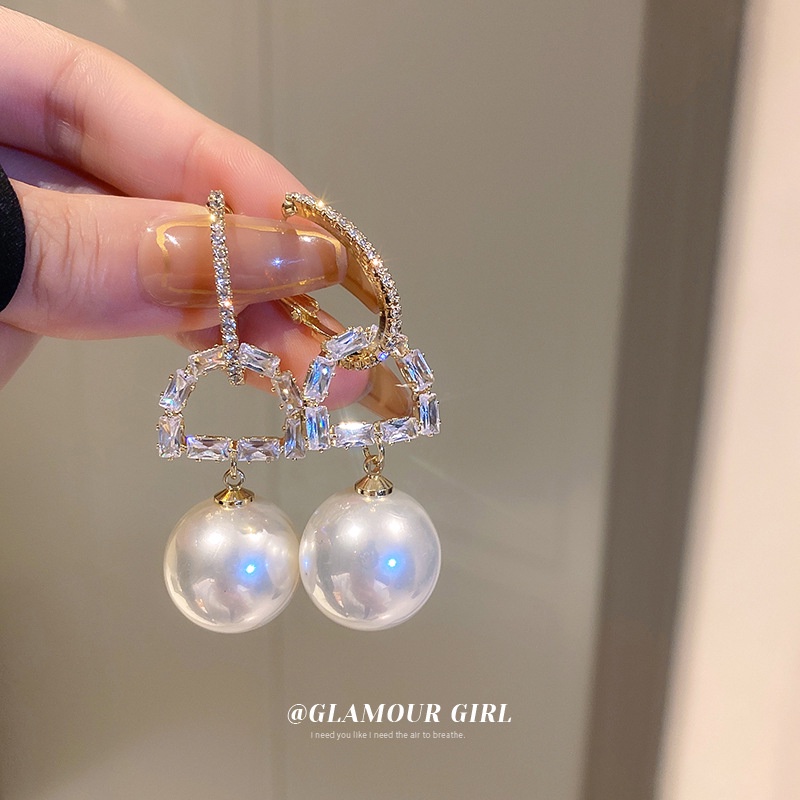 Bông Tai Chữ D Đính Đá Zircon Ngọc Trai Cao Cấp Hàn Quốc Sang Trọng