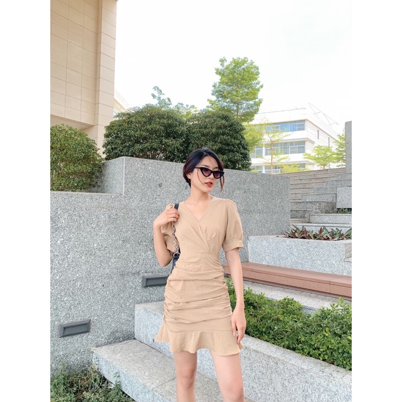 [Mã SKAMA06 giảm 8% tối đa 50K đơn 250K] Đầm LONA đắp chéo nhún eo tùng bèo | BigBuy360 - bigbuy360.vn