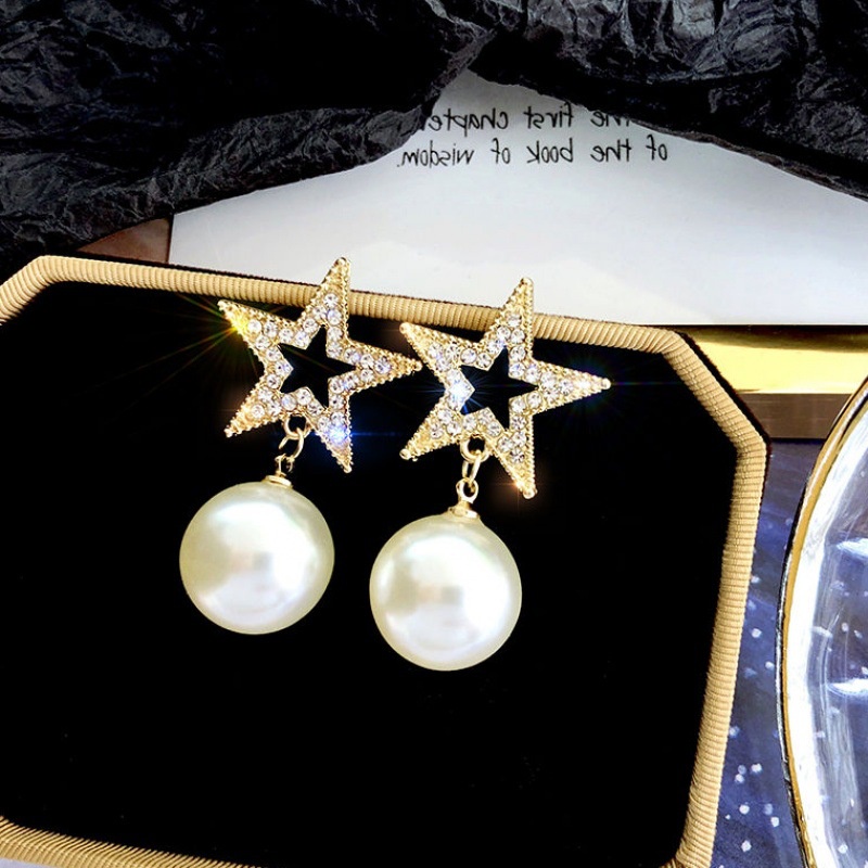 Khuyên Tai Hình Ngôi Sao Năm Cánh Đính Ngọc Trai Thời Trang