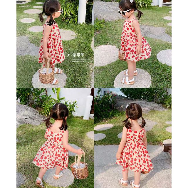 Váy chấm bi đỏ