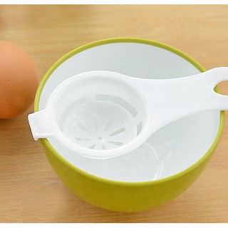 Dụng Cụ Tách Lòng Đỏ Trứng Gà Dễ Dàng
