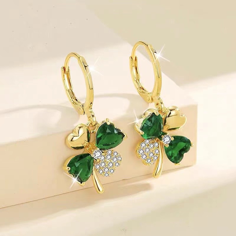 Hoa Tai Dạng Kẹp Hình Cỏ Ba Lá Thanh Lịch Cao Cấp Kiểu Hàn Quốc Mới