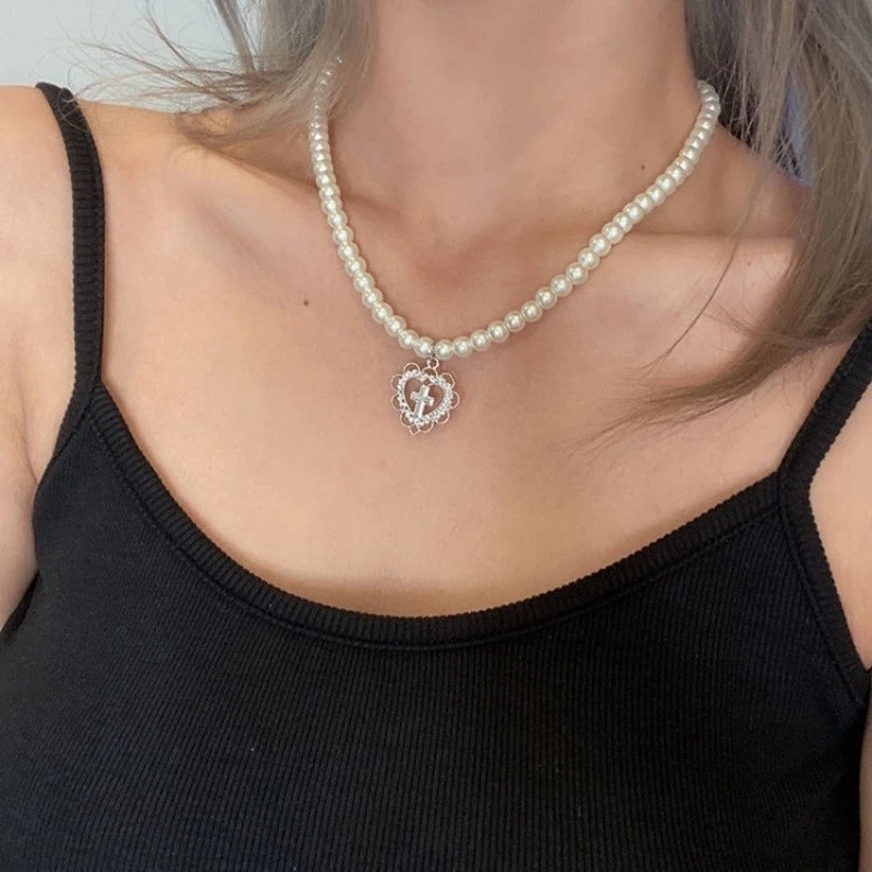 Vòng cổ Choker Ngắn Mặt Hình Thánh Giá/Trái Tim Rỗng Đính Ngọc Trai Khoét Lỗ Màu Vàng/Bạc/Vàng Kim Phong Cách Retro Harajuku Cho Nữ