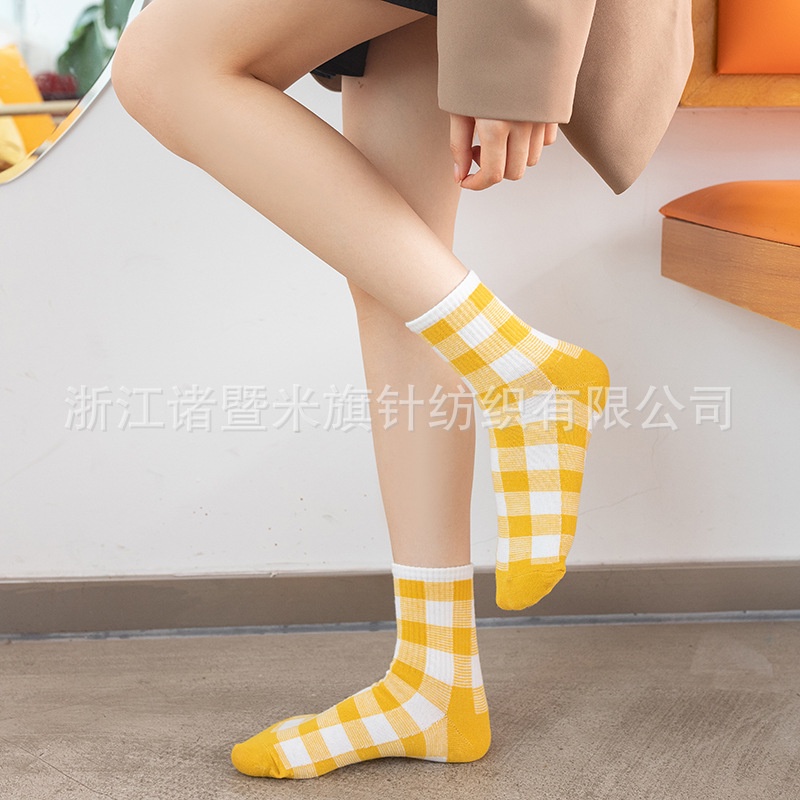 Vớ nữ cổ cao ROBANA họa tiết trái thơm màu vàng