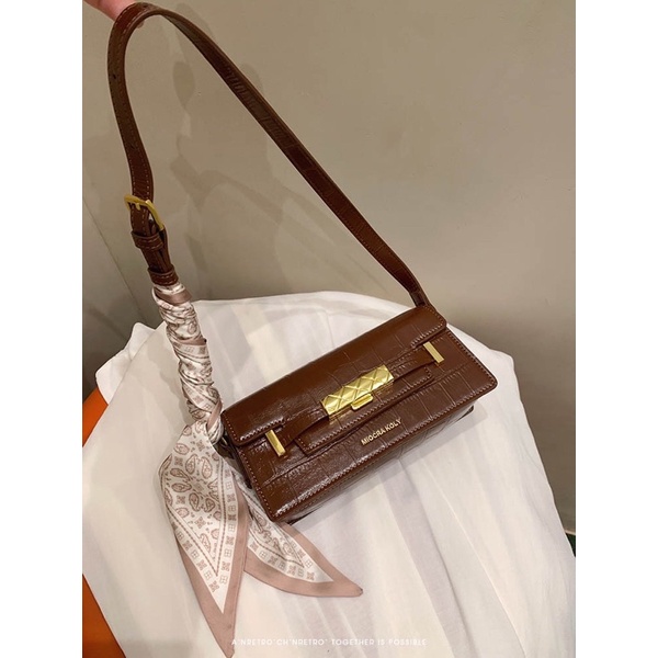 Túi 𝐌𝐢𝐨𝐜𝐫𝐚 𝐤𝐨𝐥𝐲 khoá vàng tặng kèm khăn