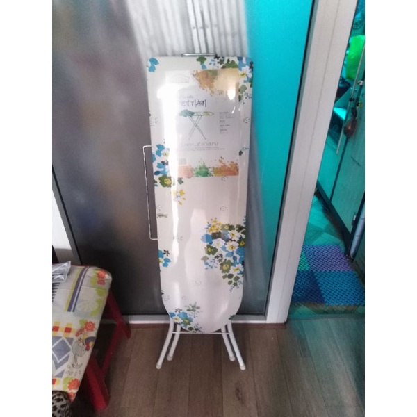 Bàn để ủi đứng kiểu Việt nam