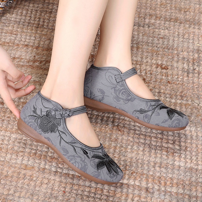 Giày Vải Đế Mềm Chống Trượt Thoáng Khí Thêu Họa Tiết Phong Cách Dân Tộc Bắc Kinh Cổ Điển Dành Cho Nữ Trung Niên