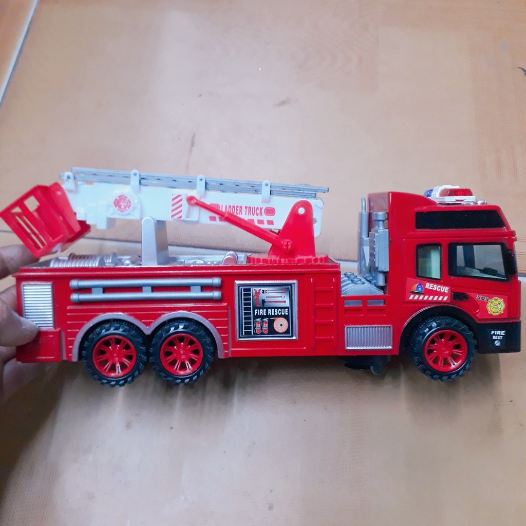 Đồ chơi ô tô cứu hỏa chạy pin