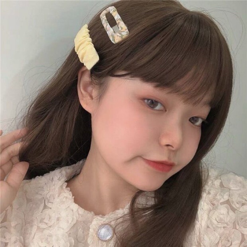 Set 2 kẹp tóc hoa xinh xắn