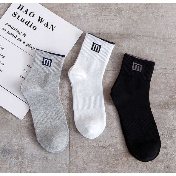 Vớ cotton UNISEX chữ M cổ lửng phong cách thể thao, trẻ trung và năng động.