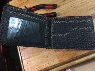 Bóp da Handmade vân da cá sấu