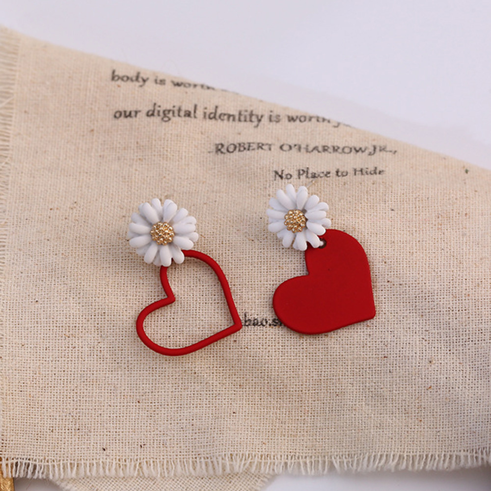 Hoa Tai Mặt Hình Hoa Cúc Thiết Kế Bất Đối Xứng