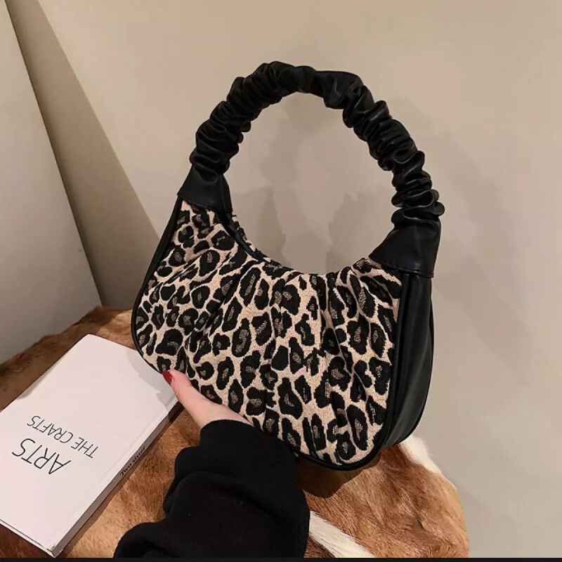 Queen Bee Stores - Túi Đeo Vai Yên Ngựa Nhỏ Da PU Dành Cho Nữ QBS13