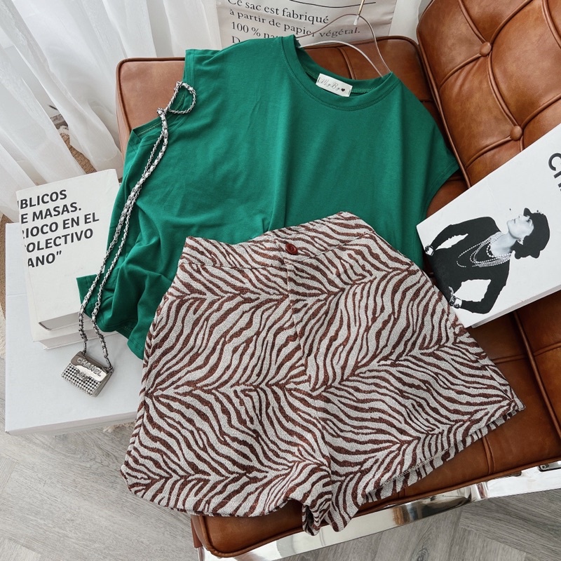 SET ÁO XANH TANKTOP + QUẦN SHORT HOẠ TIẾT SỌC VẰN (TH)