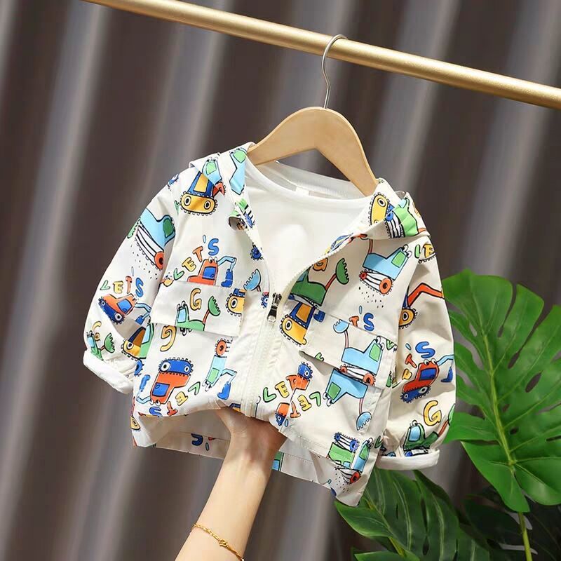 Áo khoác có nón in họa tiết cá tính cho bé