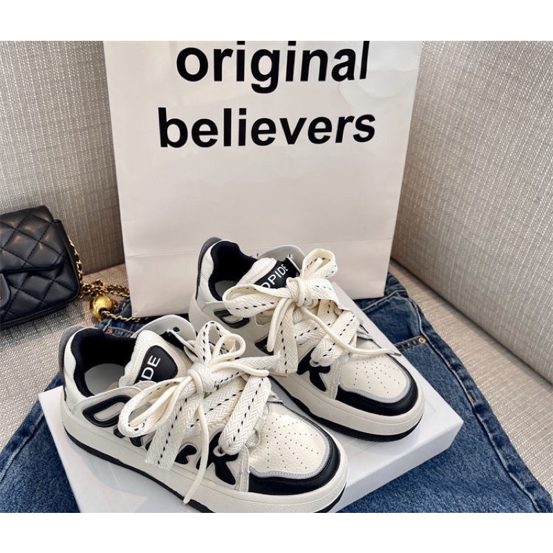 Giày Thể Thao Sneakers Nữ Phối Chữ Dây To
