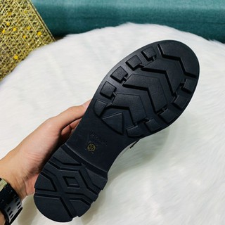 Giày tây công sở nữ Prada